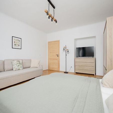 Spacious Apartment For 6 People Near The Old Town By Noclegi Renters Warsaw Ngoại thất bức ảnh