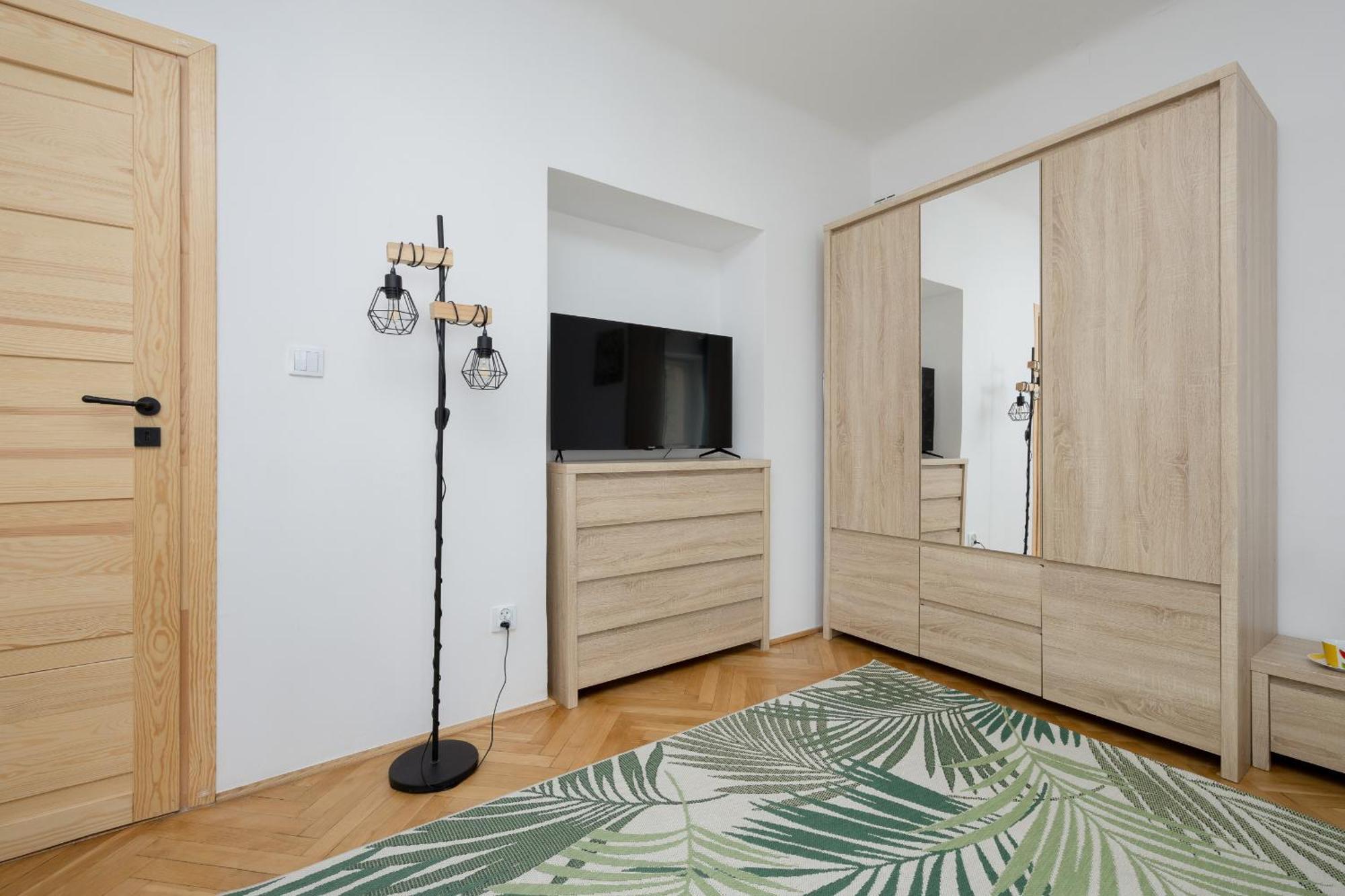 Spacious Apartment For 6 People Near The Old Town By Noclegi Renters Warsaw Ngoại thất bức ảnh